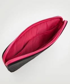 Mango Quilted Laptop Case Black -Mango Jewellery Wallets Belts For Women Sales unnamed file 1293