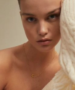 Mango Pendant Chain Necklace Gold