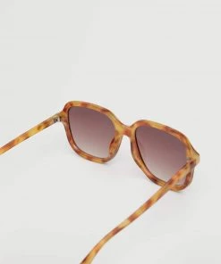 Mango Acetate Frame Sunglasses Black 12 Mango Acetate Frame Sunglasses Black -Mango Jewellery Wallets Belts For Women Sales unnamed file 1915